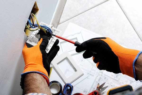 4 Reasons to Use a Master Electrician for Your next Job