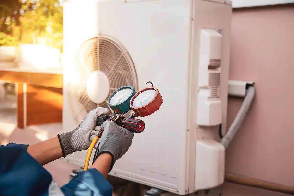 Maintenance check of heat pump unit