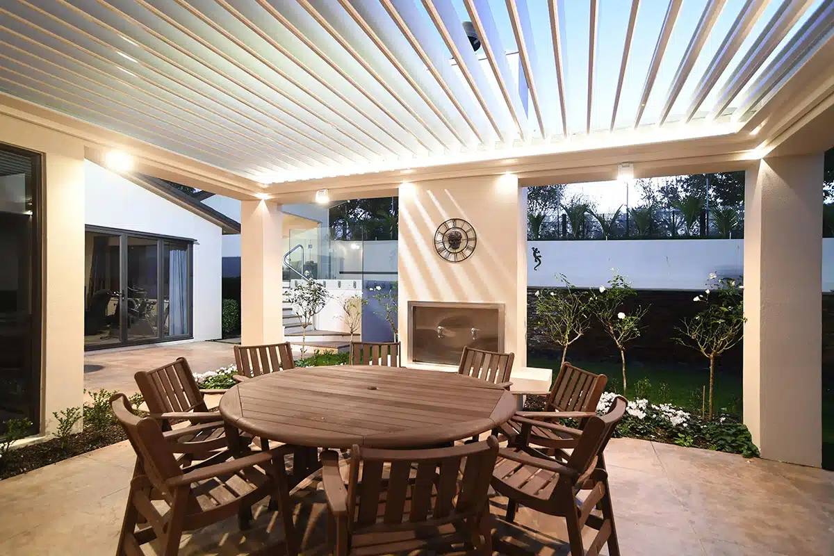 Home outdoor dining area