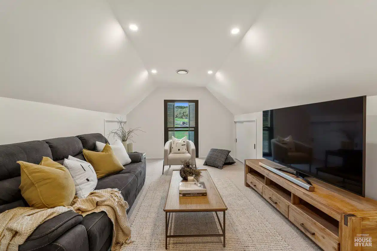 Beauty and the Barn detail